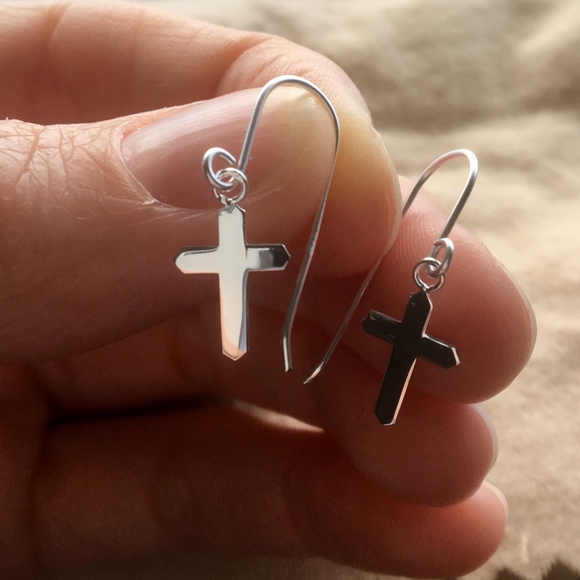 ✝️ Silver Cross Earrings ✝️ - Picture 2 of 3